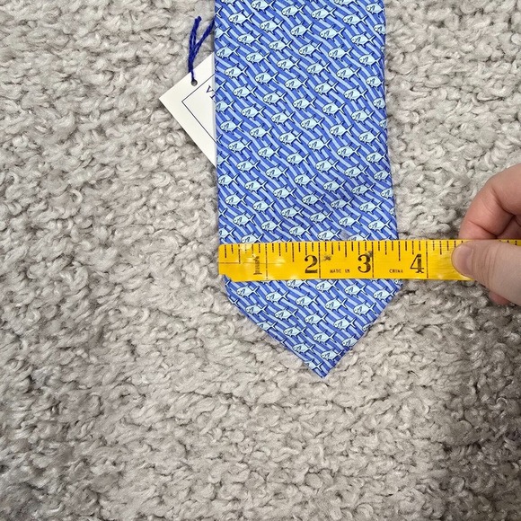 Vineyard Vines Neck Tie Blue Tuna Fish 100% Silk USA Made READ - Picture 5 of 7